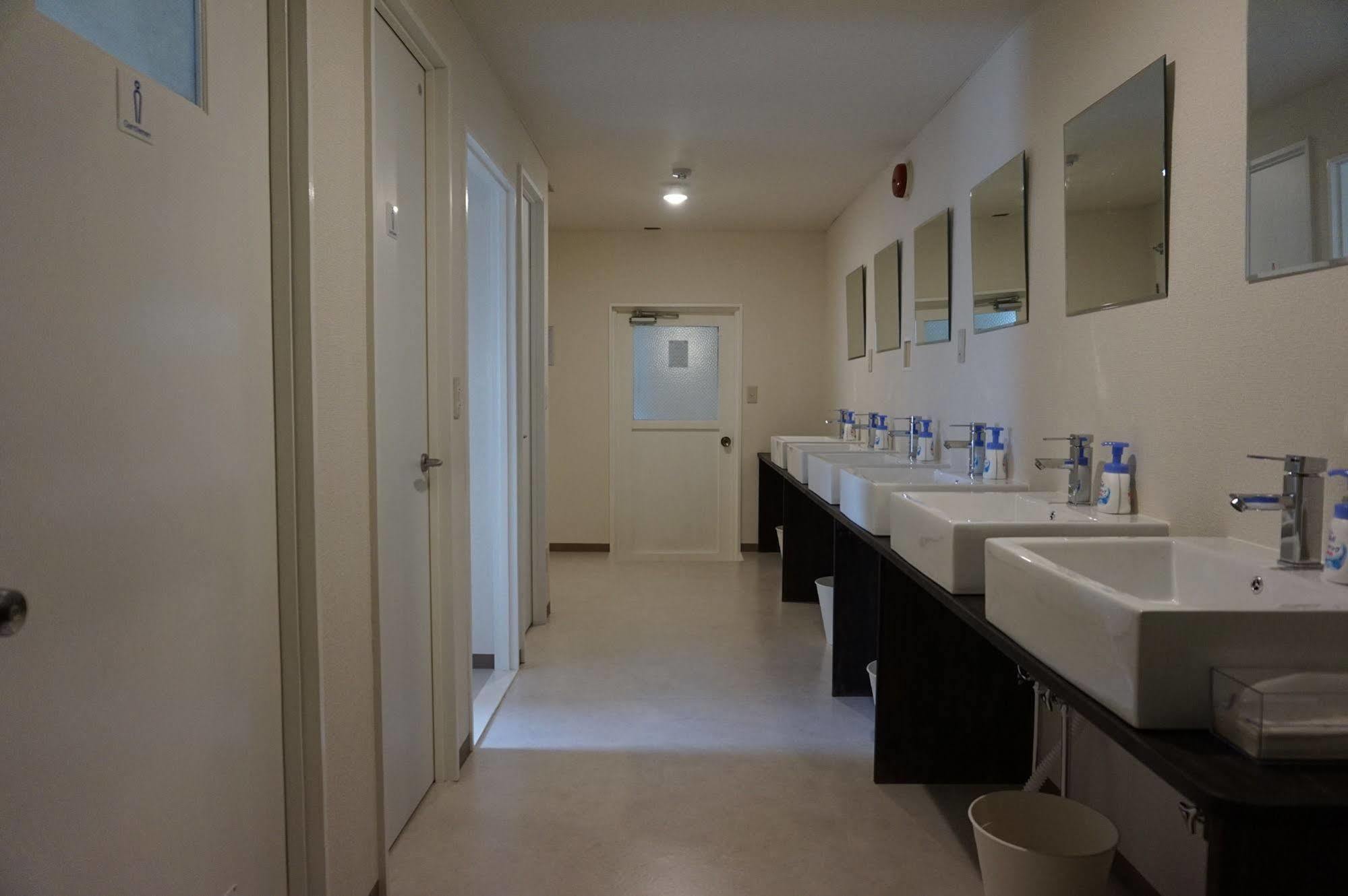 Uni Hostel Osaka Zewnętrze zdjęcie