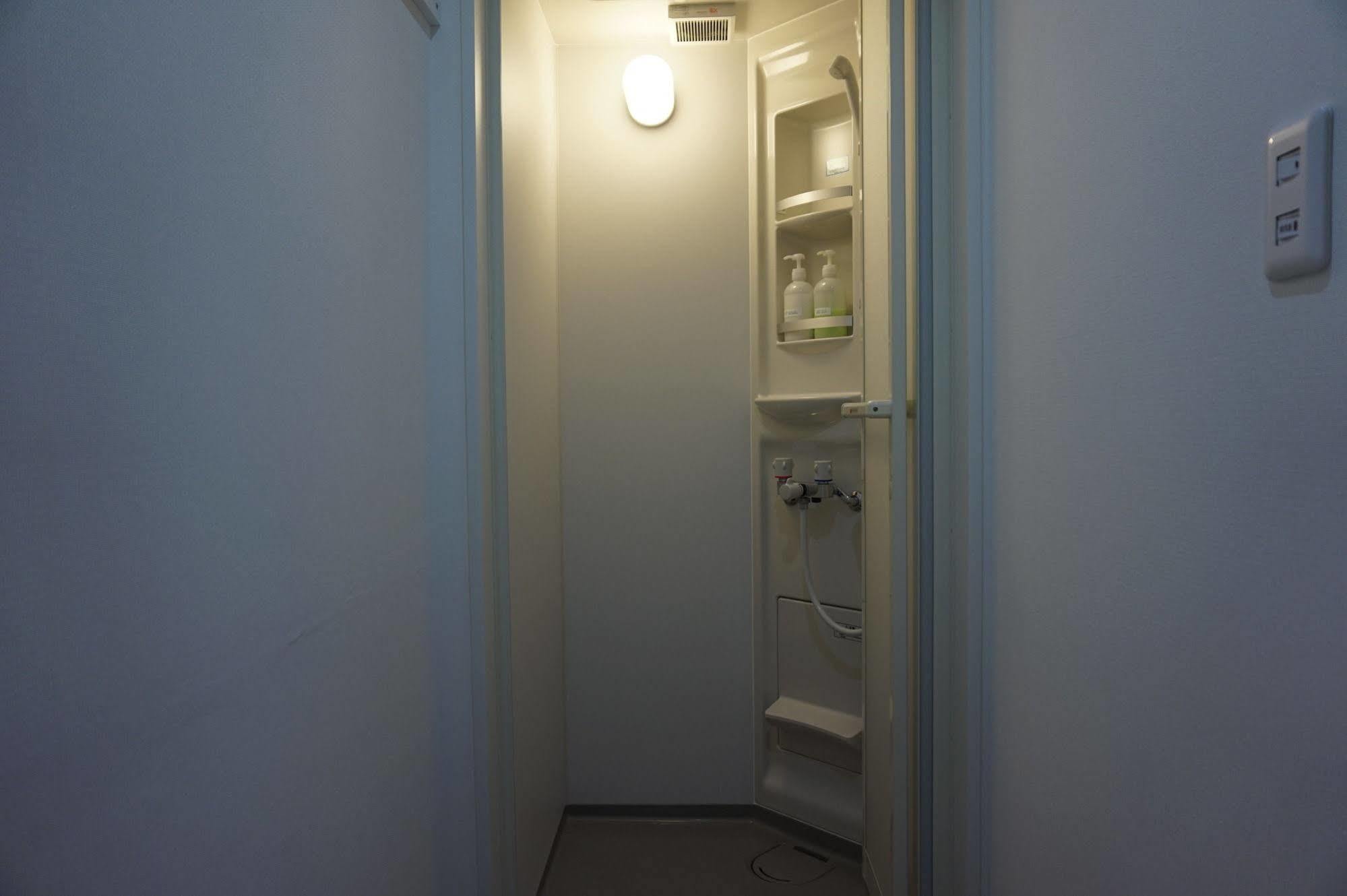 Uni Hostel Osaka Zewnętrze zdjęcie